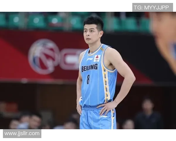 方硕的篮球之路：从青涩少年到职业赛场的璀璨星光